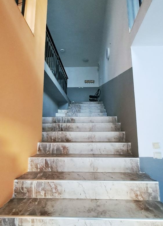 ПОМЕЩЕНИЕ 150 М² И ВИТРИНА КЪМ УЛИЦАТА - 0