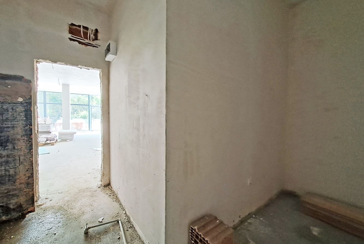 ПОМЕЩЕНИЕ 90 М² ДО МЕТРОСТАНЦИЯ МИЗИЯ - 0