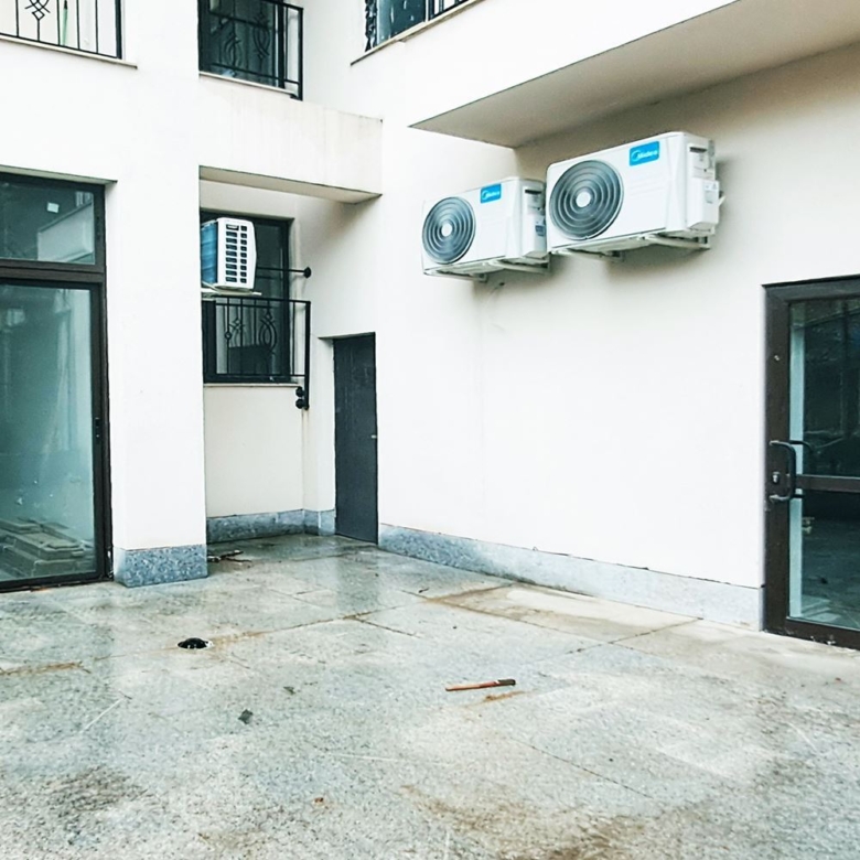 ЗАВЕДЕНИЕ 150 М² И ВИТРИНА КЪМ УЛИЦА И ДВОР - 0