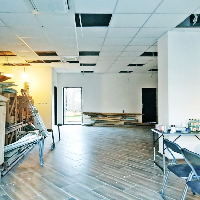 ЗАВЕДЕНИЕ 150 М² И ВИТРИНА КЪМ УЛИЦА И ДВОР - 0