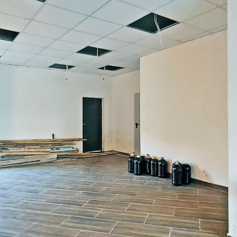 ЗАВЕДЕНИЕ 150 М² И ВИТРИНА КЪМ УЛИЦА И ДВОР - 0