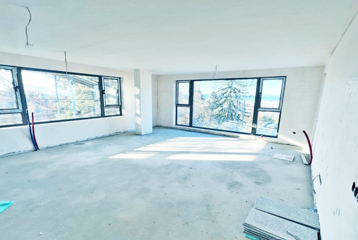4-СТАЕН АПАРТАМЕНТ 157 М² В ПОЛИТЕ НА ВИТАША - 0