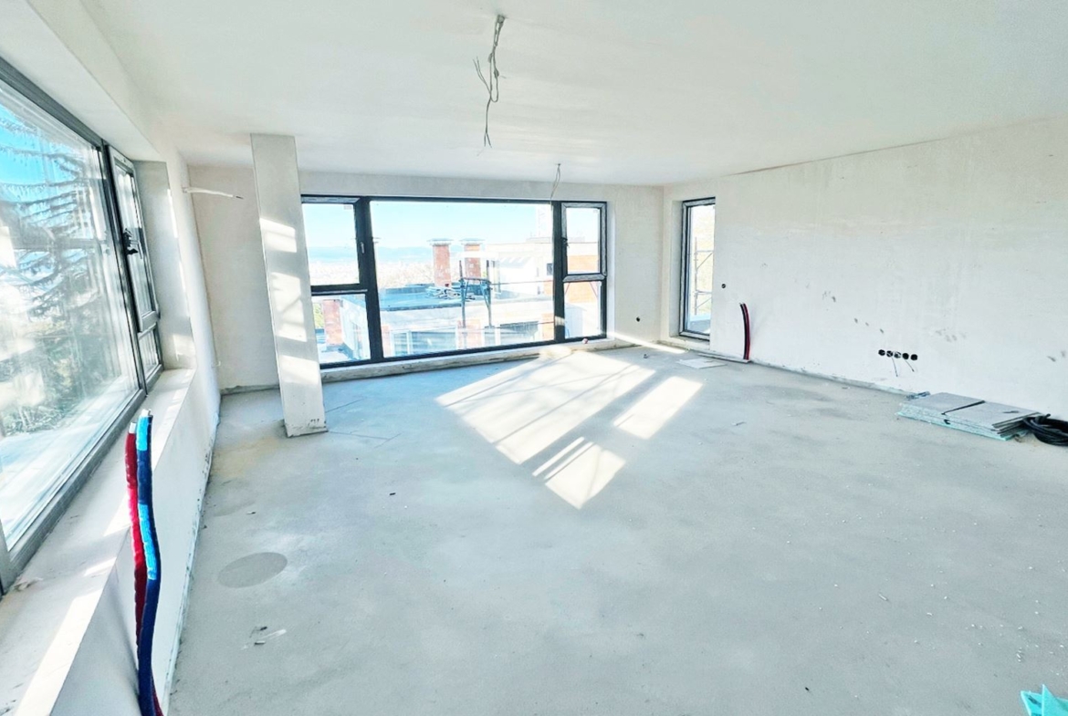 4-СТАЕН АПАРТАМЕНТ 157 М² В ПОЛИТЕ НА ВИТАША - 0