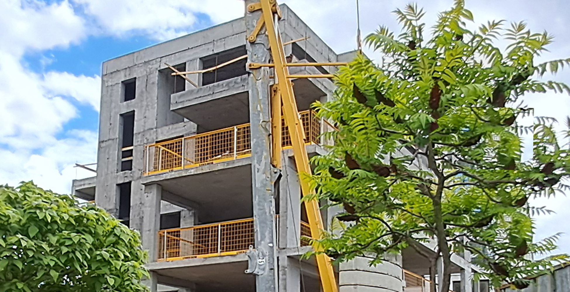 4-СТАЕН АПАРТАМЕНТ 150 М² СЪС СОБСТВЕН ДВОР ДО НБУ - 0
