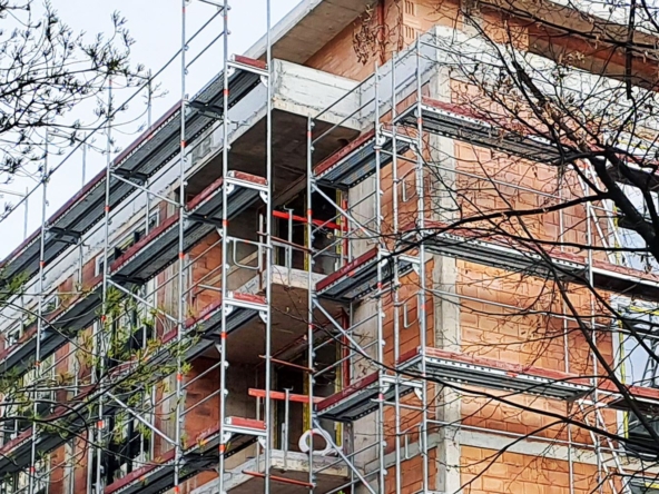 3-СТАЕН АПАРТАМЕНТ 147 М² ДО МЕТРОСТАНЦИЯ МЕДИЦИНСКА АКАДЕМИЯ - 0