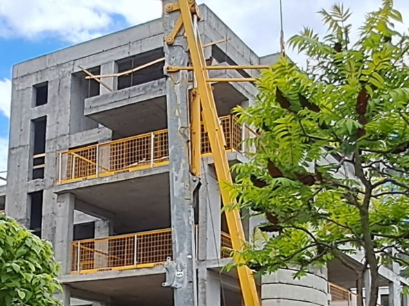 3-СТАЕН АПАРТАМЕНТ 133 М² СЪС СОБСТВЕН ДВОР ДО НБУ - 0