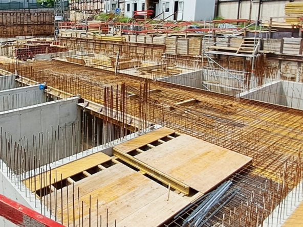 4-СТАЕН АПАРТАМЕНТ 157 М² ДО МЕТРОСТАНЦИЯ МИЗИЯ - 0