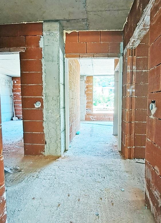 3-СТАЕН АПАРТАМЕНТ СЪС 92 М² СЪС СОБСТВЕН ДВОР В КВ. 76 М², ОВЧА КУПЕЛ - 0