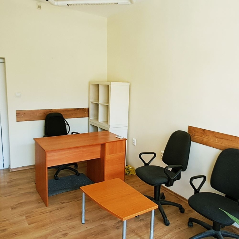 ОФИС СЪС ЧЖП 50 М² И ВИТРИНА КЪМ УЛИЦА. - 0