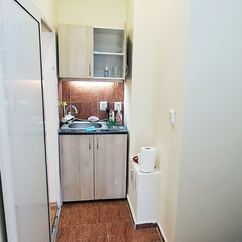 ОФИС СЪС ЧЖП 50 М² И ВИТРИНА КЪМ УЛИЦА. - 0