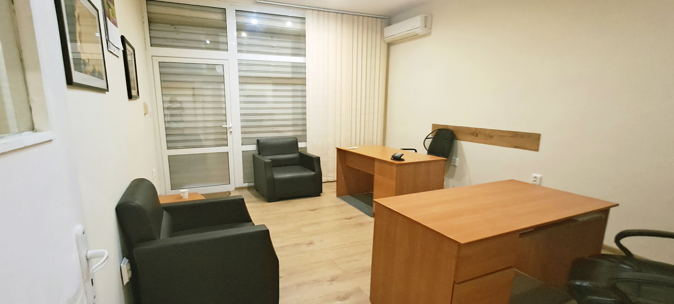 ОФИС СЪС ЧЖП 50 М² И ВИТРИНА КЪМ УЛИЦА. - 0