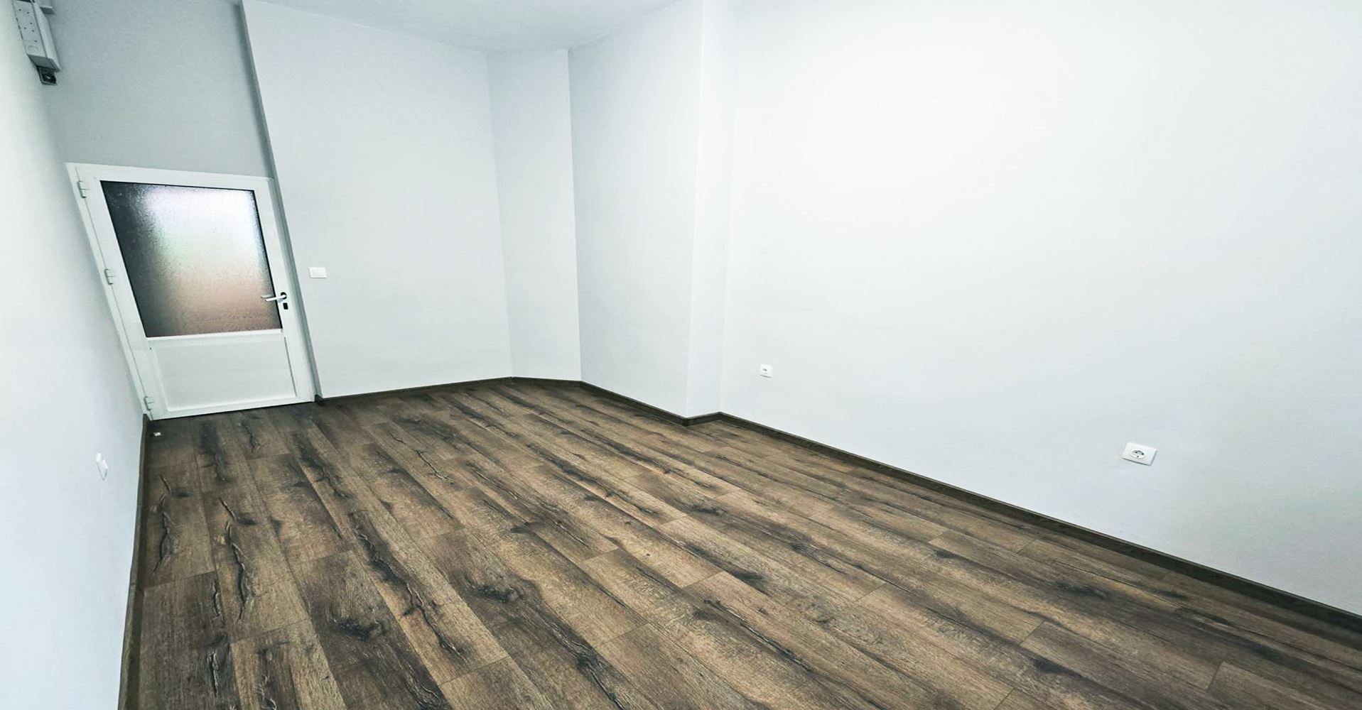 ОФИС 130 М² НА ЦЕНТРАЛНА УЛИЦАТА - 0
