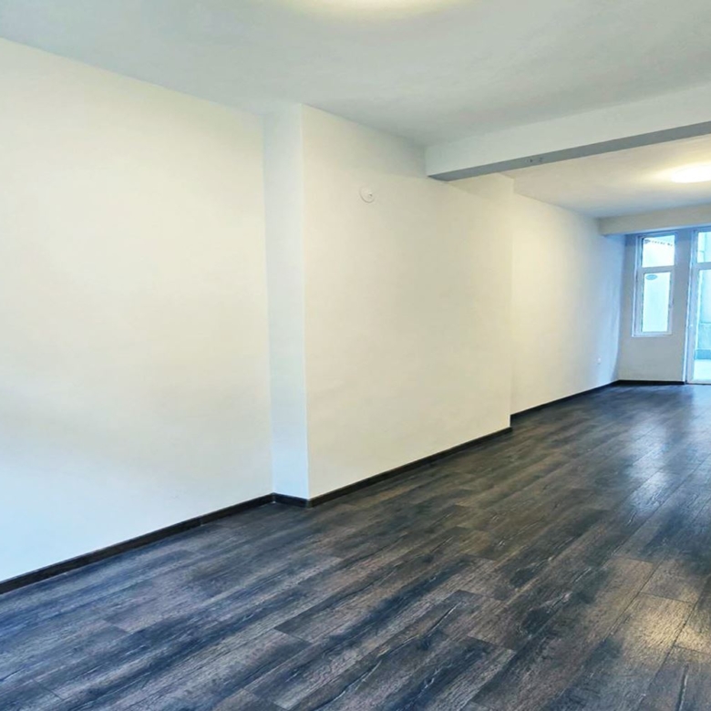 ОФИС 130 М² НА ЦЕНТРАЛНА УЛИЦАТА - 0