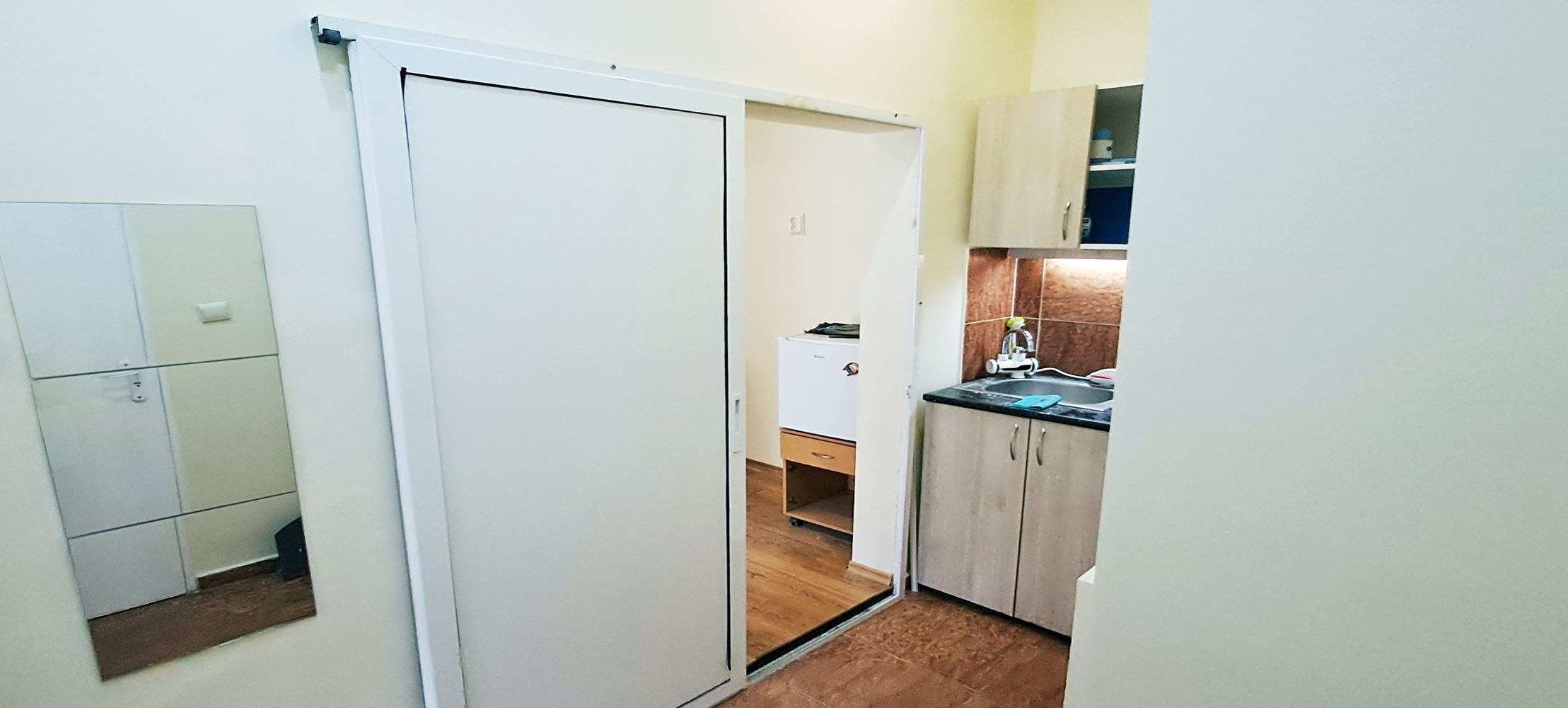 ОФИС СЪС ЧЖП 50 М² И ВИТРИНА КЪМ УЛИЦА. - 0