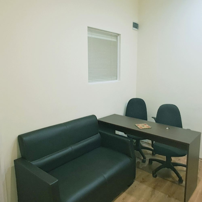 ОФИС СЪС ЧЖП 50 М² И ВИТРИНА КЪМ УЛИЦА. - 0