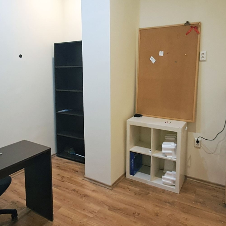 ОФИС СЪС ЧЖП 50 М² И ВИТРИНА КЪМ УЛИЦА. - 0