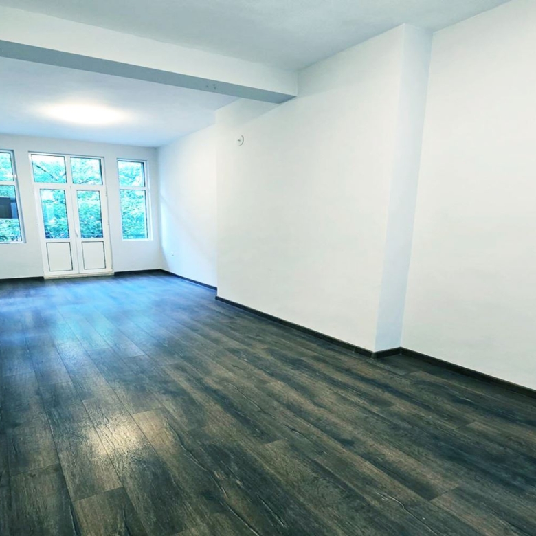 ОФИС 130 М² НА ЦЕНТРАЛНА УЛИЦАТА - 0