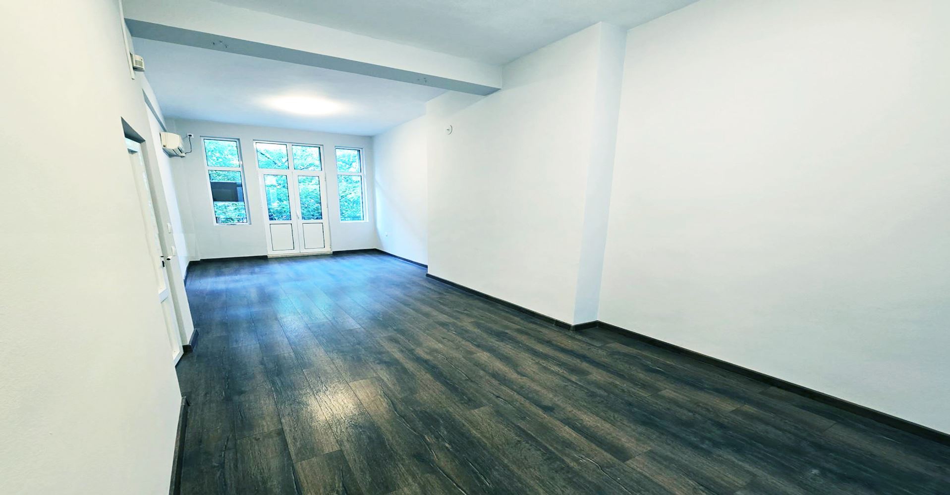 ОФИС 130 М² НА ЦЕНТРАЛНА УЛИЦАТА - 0