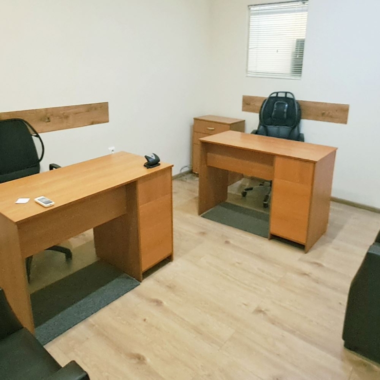 ОФИС СЪС ЧЖП 50 М² И ВИТРИНА КЪМ УЛИЦА. - 0