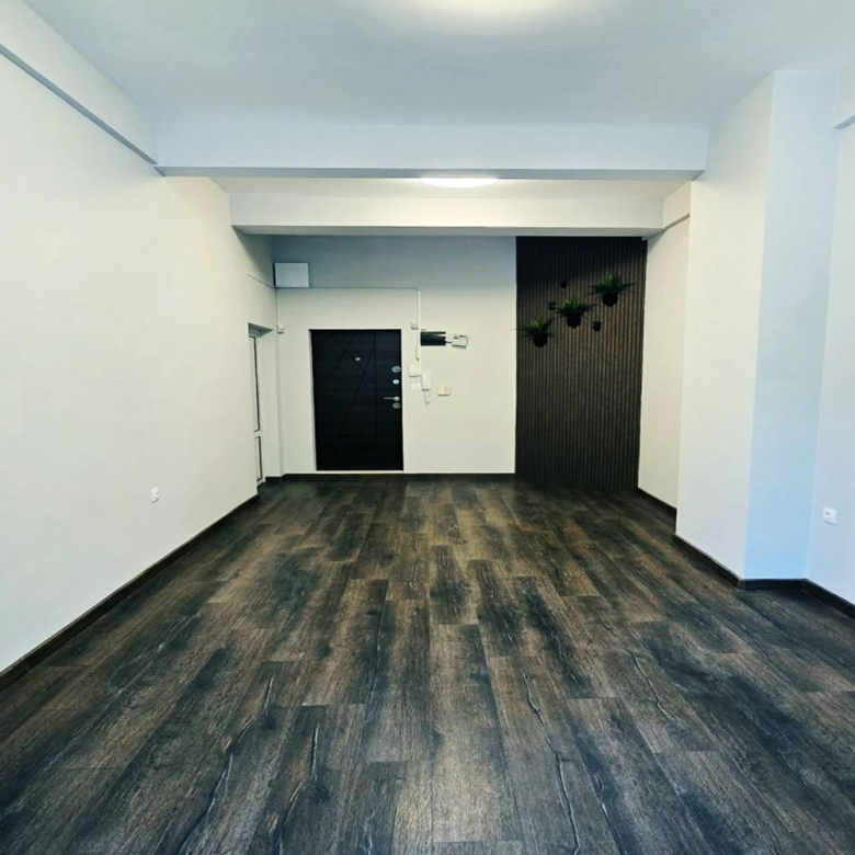 ОФИС 130 М² НА ЦЕНТРАЛНА УЛИЦАТА - 0