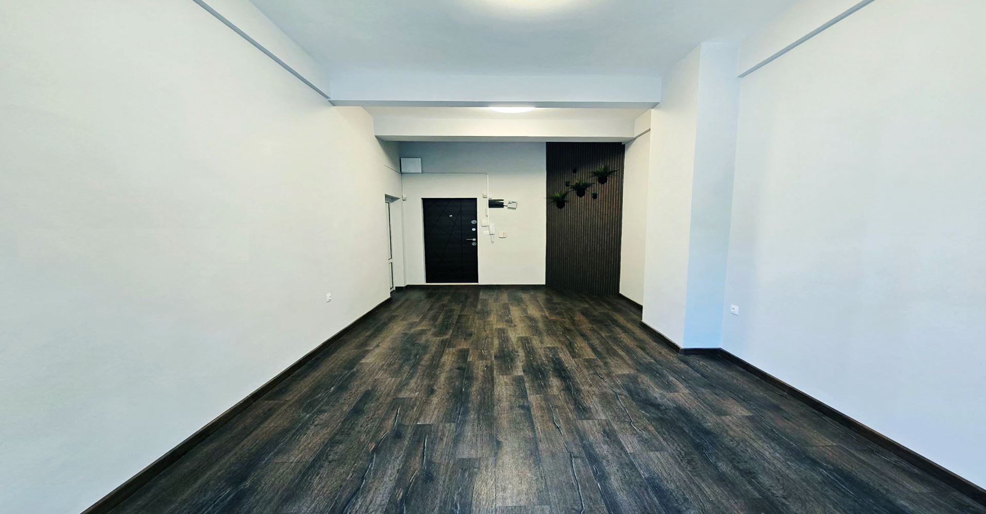 ОФИС 130 М² НА ЦЕНТРАЛНА УЛИЦАТА - 0