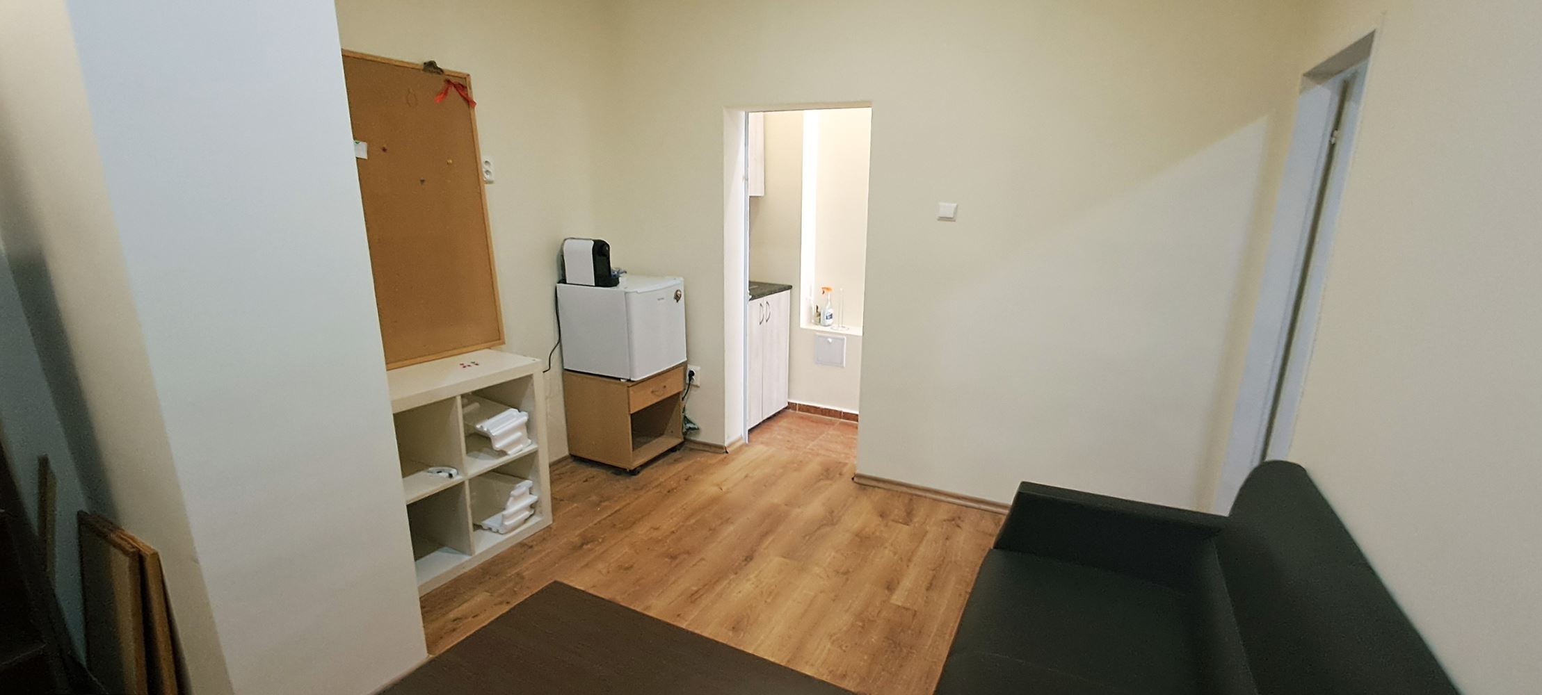 ОФИС СЪС ЧЖП 50 М² И ВИТРИНА КЪМ УЛИЦА. - 0