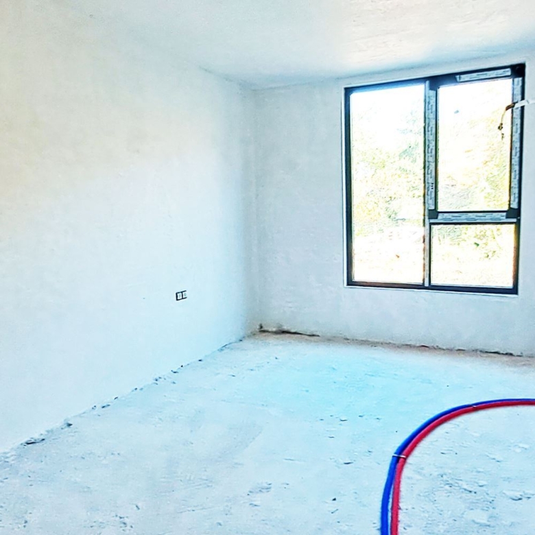 3-СТАЕН АПАРТАМЕНТ СЪС 92 М² СЪС СОБСТВЕН ДВОР В КВ. 76 М², ОВЧА КУПЕЛ - 0