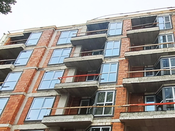 3-СТАЕН АПАРТАМЕНТ 127 М2 ДО МЕТРОСТАНЦИЯ КРАСНО СЕЛО - 0