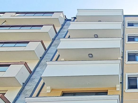 3-СТАЕН АПАРТАМЕНТ 123 М² ДО МЕТРОСТАНЦИЯ КРАСНО СЕЛО - 0