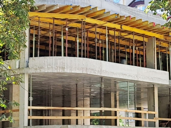 3-СТАЕН АПАРТАМЕНТ 130 М² БЛИЗО ДО ЮЖНИЯ ПАРК - 0