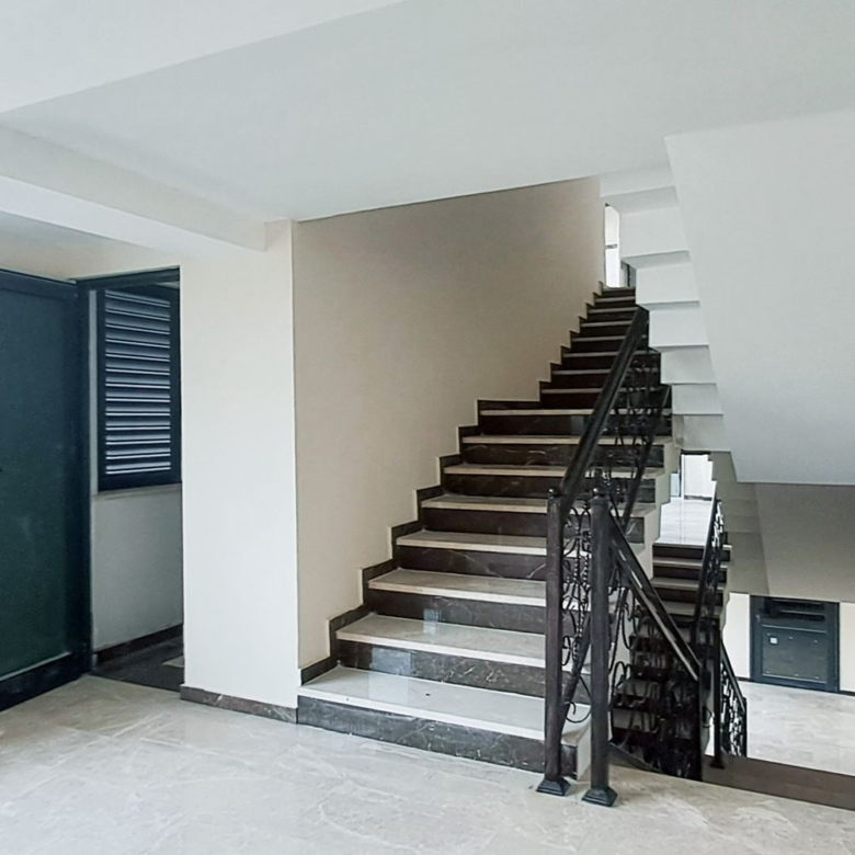 3-СТАЕН АПАРТАМЕНТ 107 М² БЛИЗО ДО ЮЖНИЯ ПАРК - 0