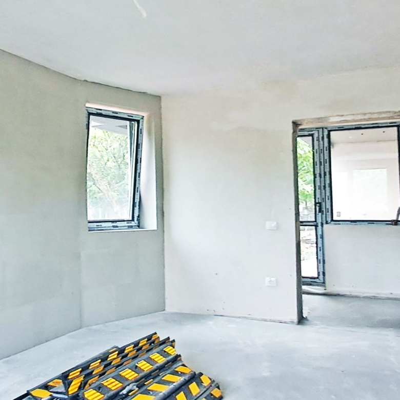 3-СТАЕН АПАРТАМЕНТ 139 М2 БЛИЗО ДО МЕТРОСТАНЦИЯ КРАСНО СЕЛО - 0