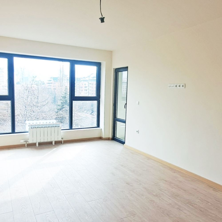 3-СТАЕН АПАРТАМЕНТ 133 М² БЛИЗО ДО ЮЖНИЯ ПАРК - 0