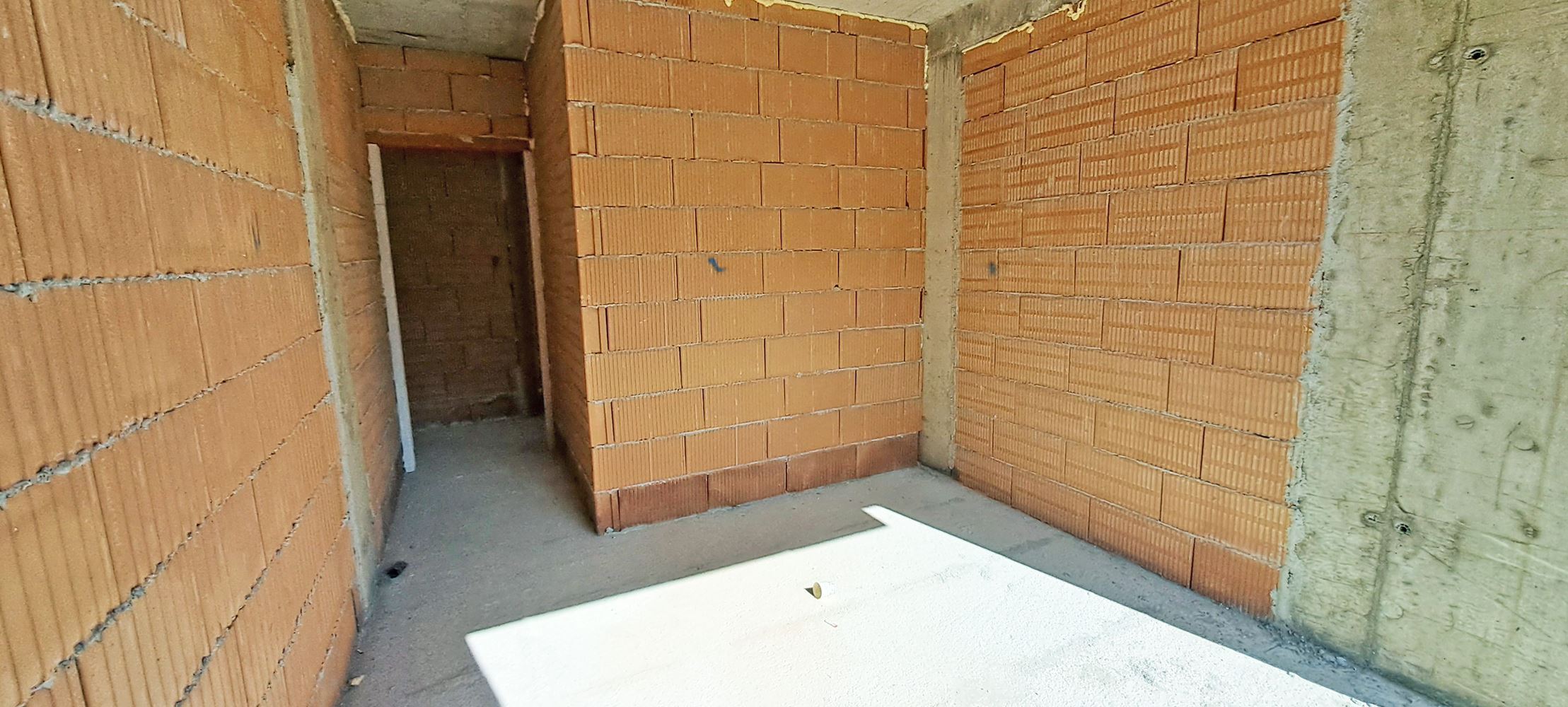 3-СТАЕН АПАРТАМЕНТ 122 М² В ПОЛИТЕ НА ВИТОША - 0