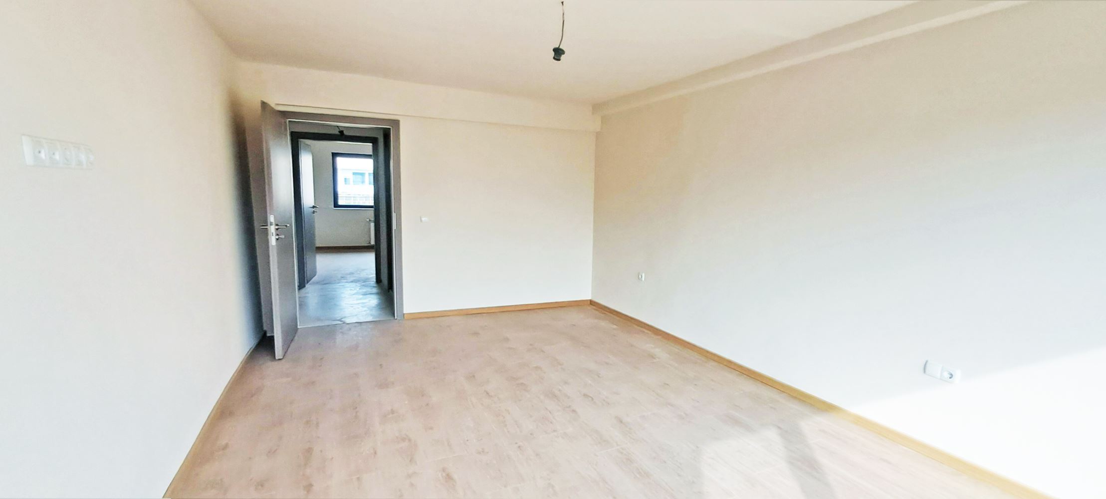 3-СТАЕН АПАРТАМЕНТ 133 М² БЛИЗО ДО ЮЖНИЯ ПАРК - 0