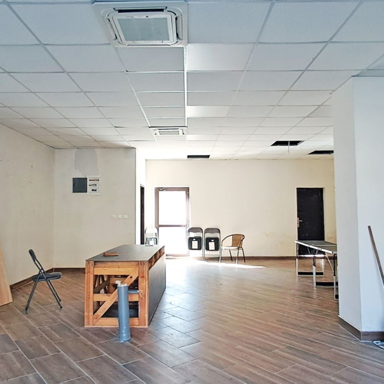 ЗАВЕДЕНИЕ 145 М² И ВИТРИНА КЪМ УЛИЦА И ДВОР - 0