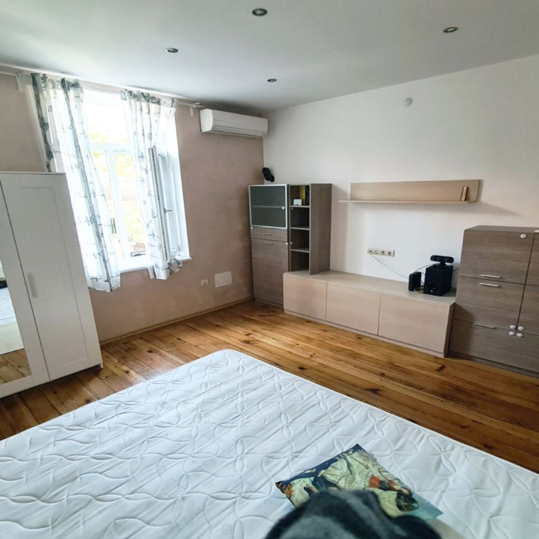 3-СТАЕН АПАРТАМЕНТ 60 М² НА 5-6 МИНУТИ ОТ МЕТРОСТАНЦИЯ ЛЪВОВ МОСТ - 0