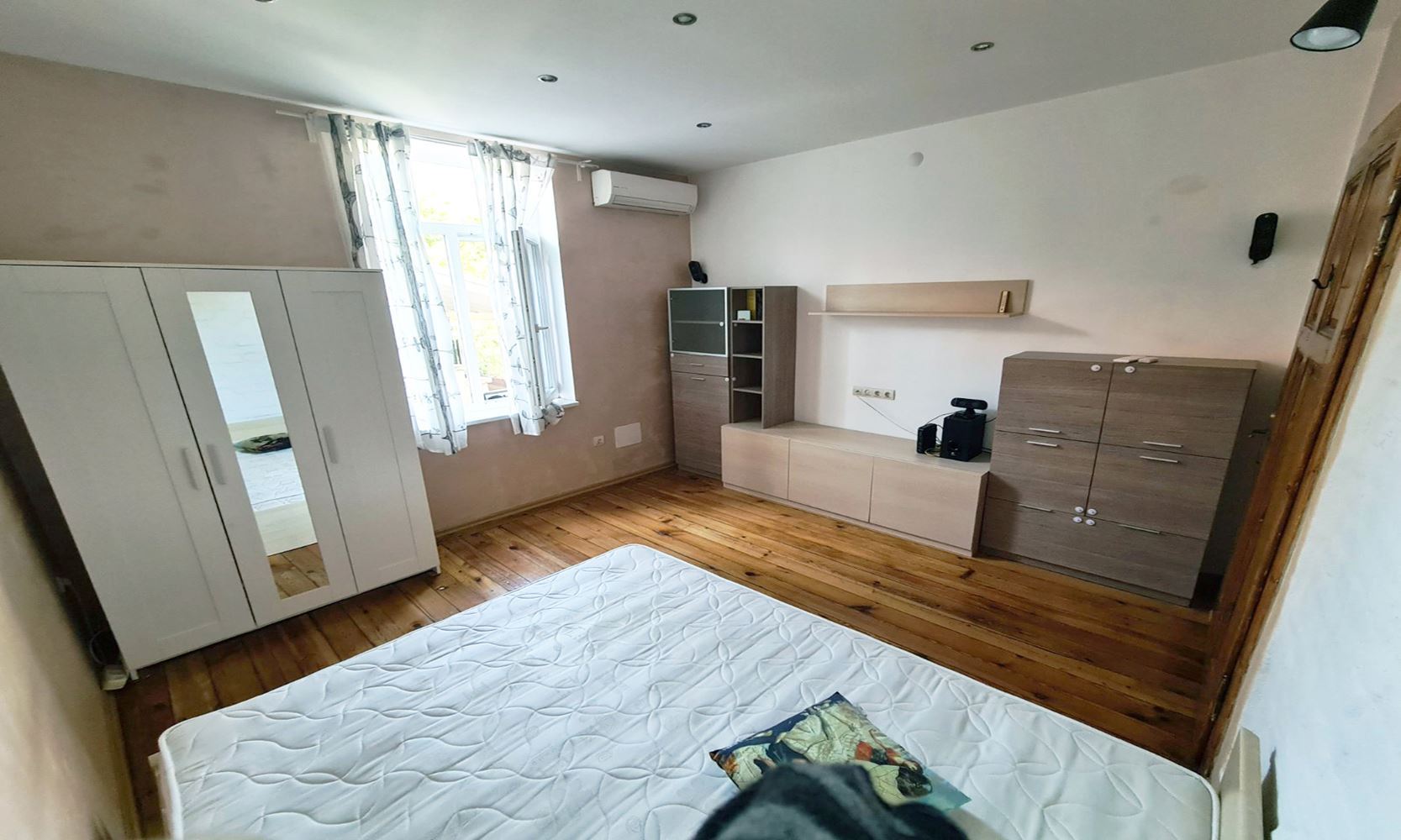 3-СТАЕН АПАРТАМЕНТ 60 М² НА 5-6 МИНУТИ ОТ МЕТРОСТАНЦИЯ ЛЪВОВ МОСТ - 0