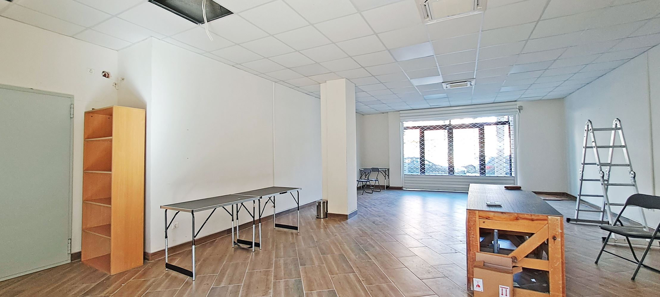 ЗАВЕДЕНИЕ 145 М² И ВИТРИНА КЪМ УЛИЦА И ДВОР - 0