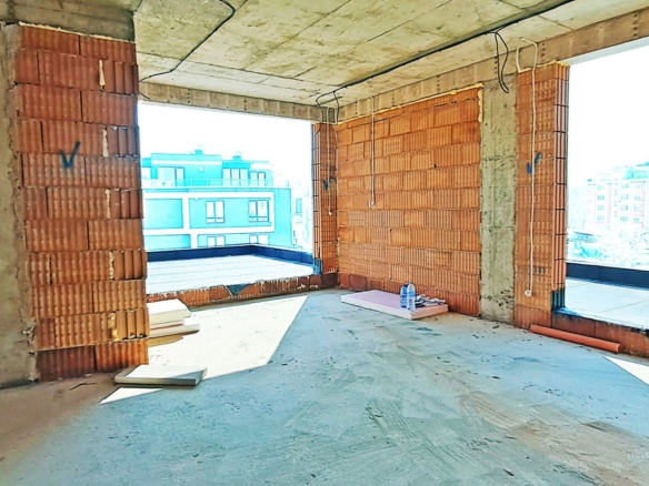 3-СТАЕН АПАРТАМЕНТ 146 М² В ПОЛИТЕ НА ВИТОША - 0