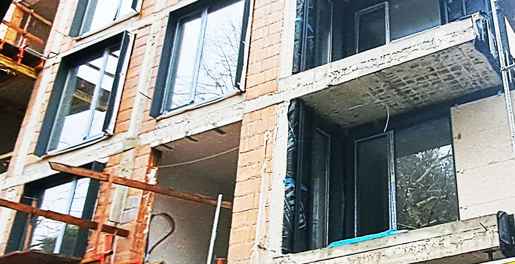 3-СТАЕН АПАРТАМЕНТ 130 М² СОБСТВЕН ДВОР 110 М² В КВ. ПАВЛОВО - 0