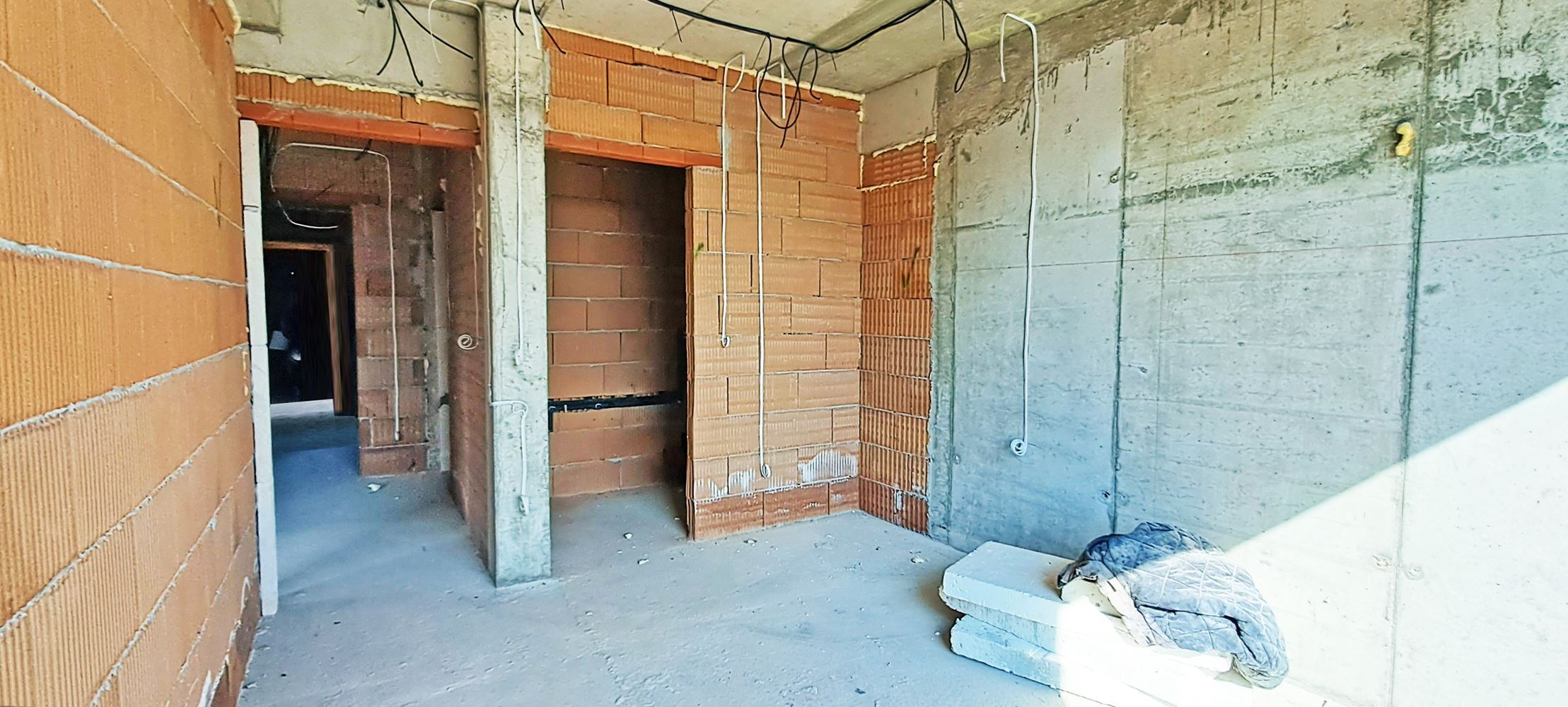 3-СТАЕН АПАРТАМЕНТ 146 М² В ПОЛИТЕ НА ВИТОША - 0