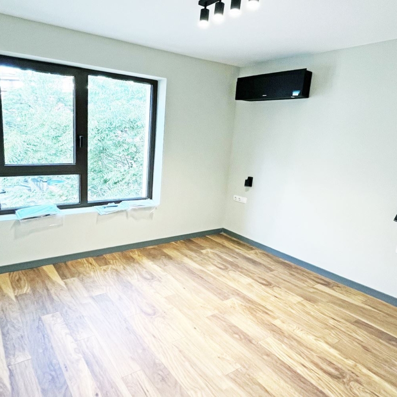 3-СТАЕН АПАРТАМЕНТ 80 М2 ДО ПАРК ЗАИМОВ - 0