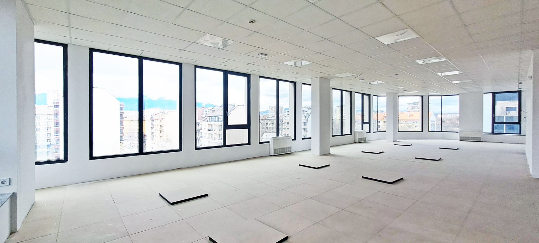 ПОМЕЩЕНИЕ 330 М² В ОФИС СГРАДА НА ЦЕНТРАЛЕН БУЛЕВАРД - 0