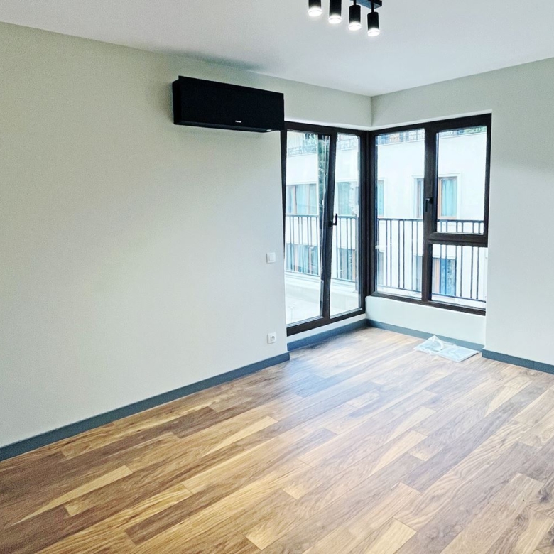 3-СТАЕН АПАРТАМЕНТ 80 М2 ДО ПАРК ЗАИМОВ - 0