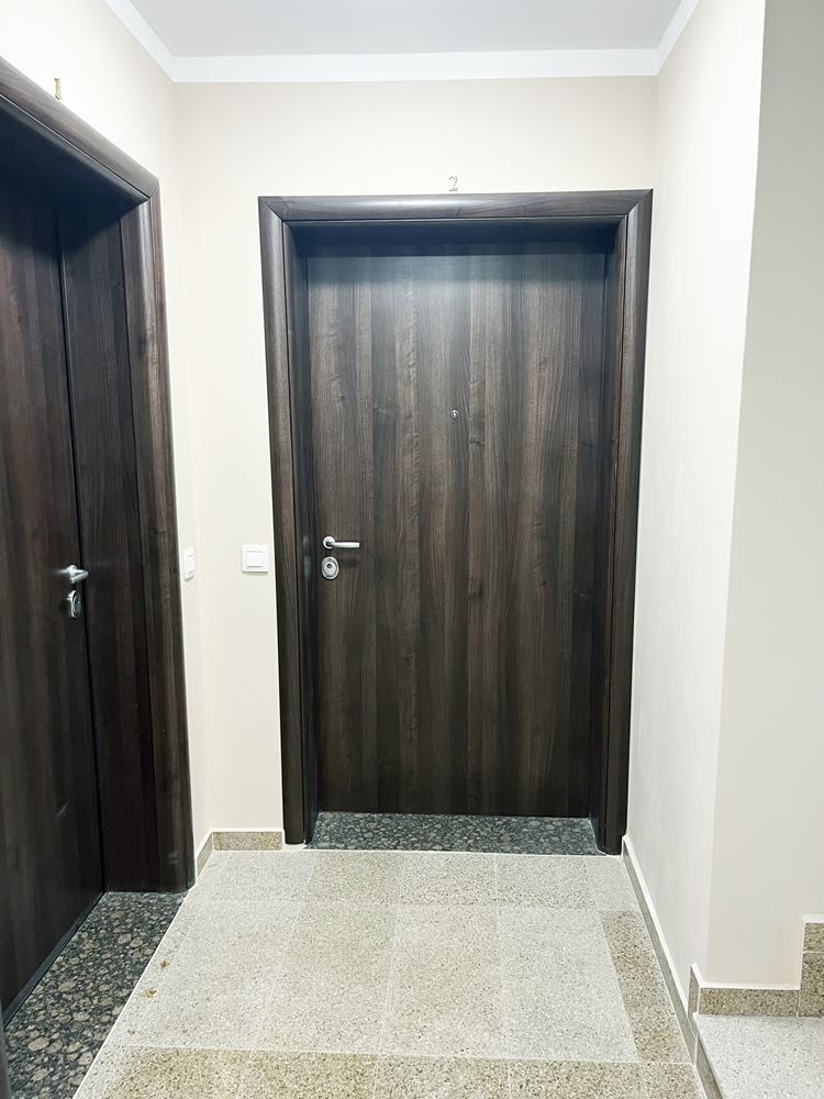 3-СТАЕН АПАРТАМЕНТ 80 М2 ДО ПАРК ЗАИМОВ - 0