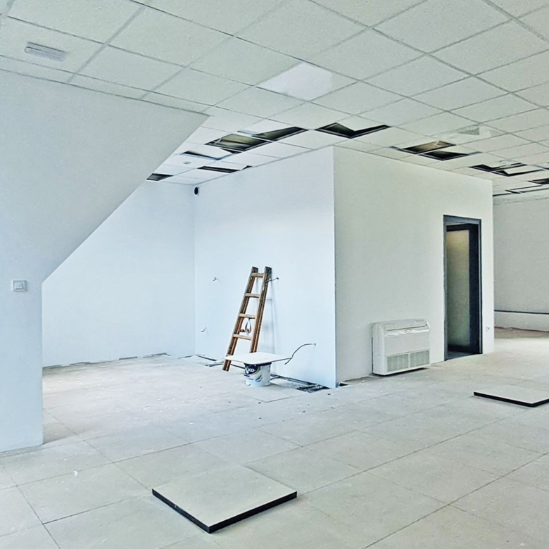 ПОМЕЩЕНИЕ 330 М² В ОФИС СГРАДА НА ЦЕНТРАЛЕН БУЛЕВАРД - 0