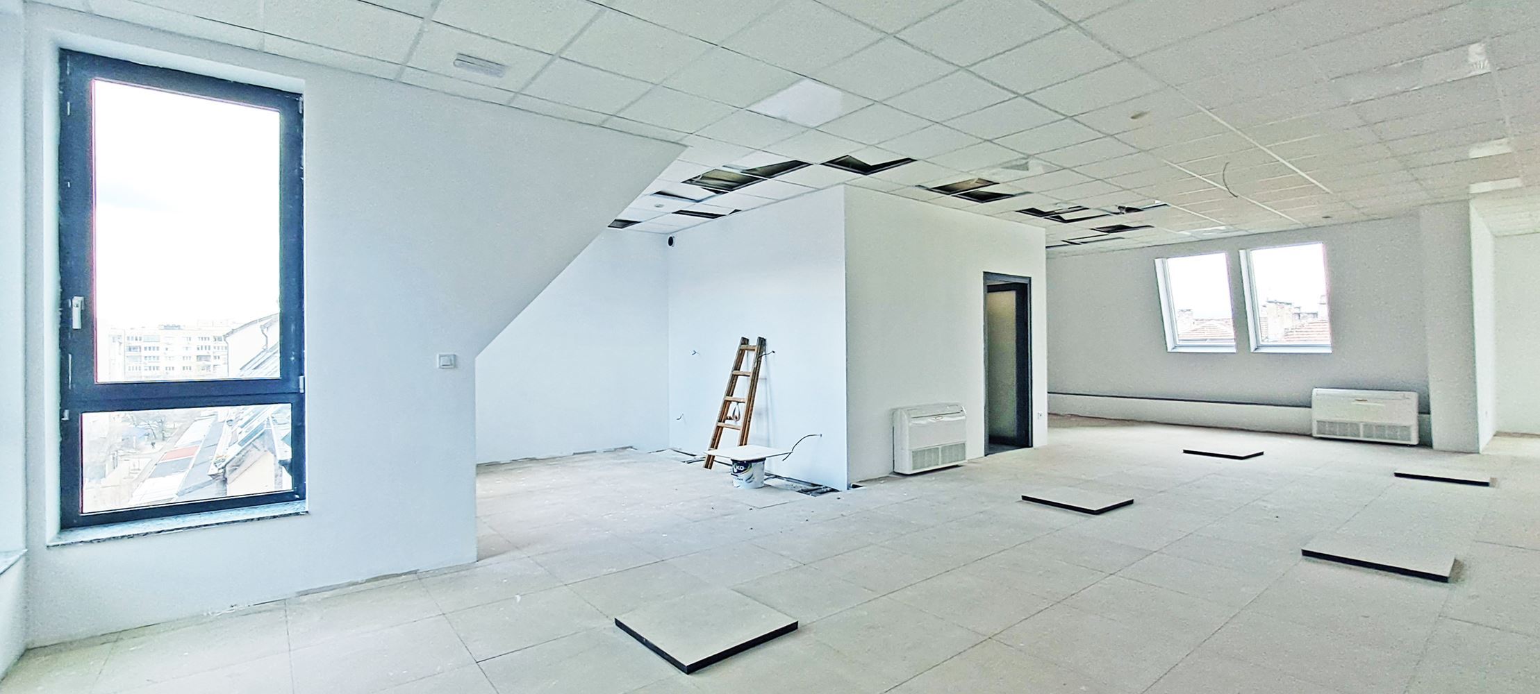 ПОМЕЩЕНИЕ 330 М² В ОФИС СГРАДА НА ЦЕНТРАЛЕН БУЛЕВАРД - 0