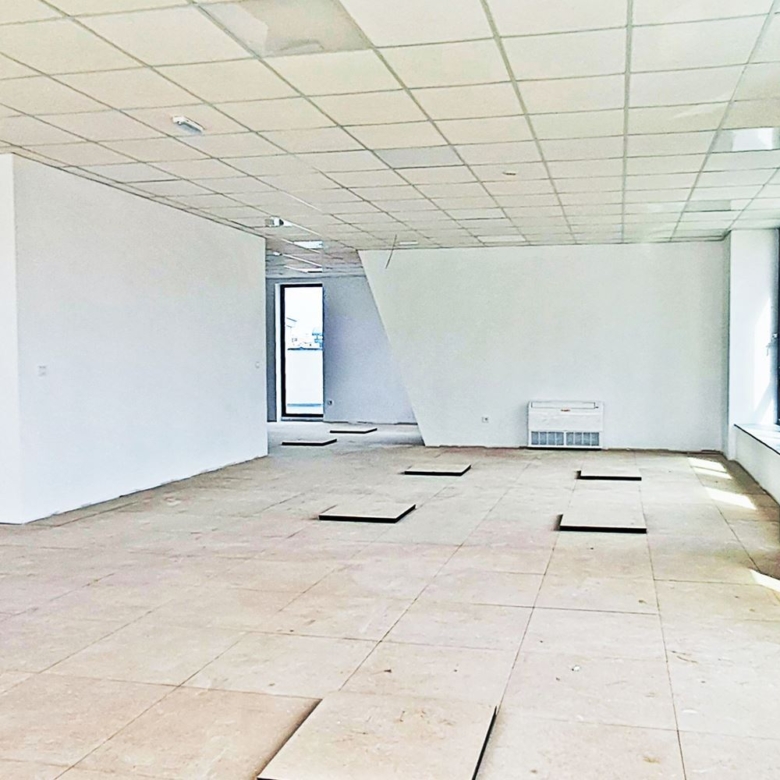 ПОМЕЩЕНИЕ 280 М² В ОФИС СГРАДА НА ЦЕНТРАЛЕН БУЛЕВАРД - 0
