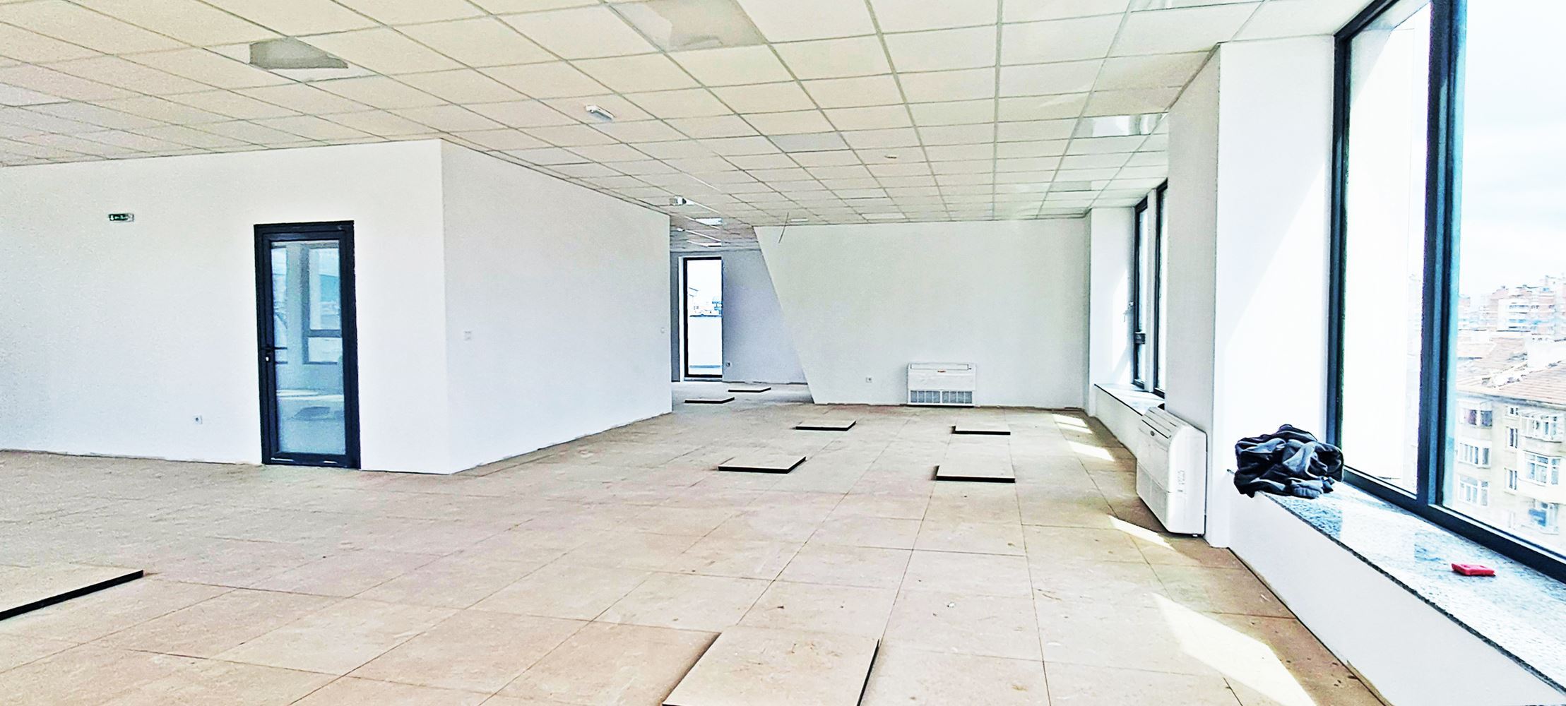 ПОМЕЩЕНИЕ 280 М² В ОФИС СГРАДА НА ЦЕНТРАЛЕН БУЛЕВАРД - 0